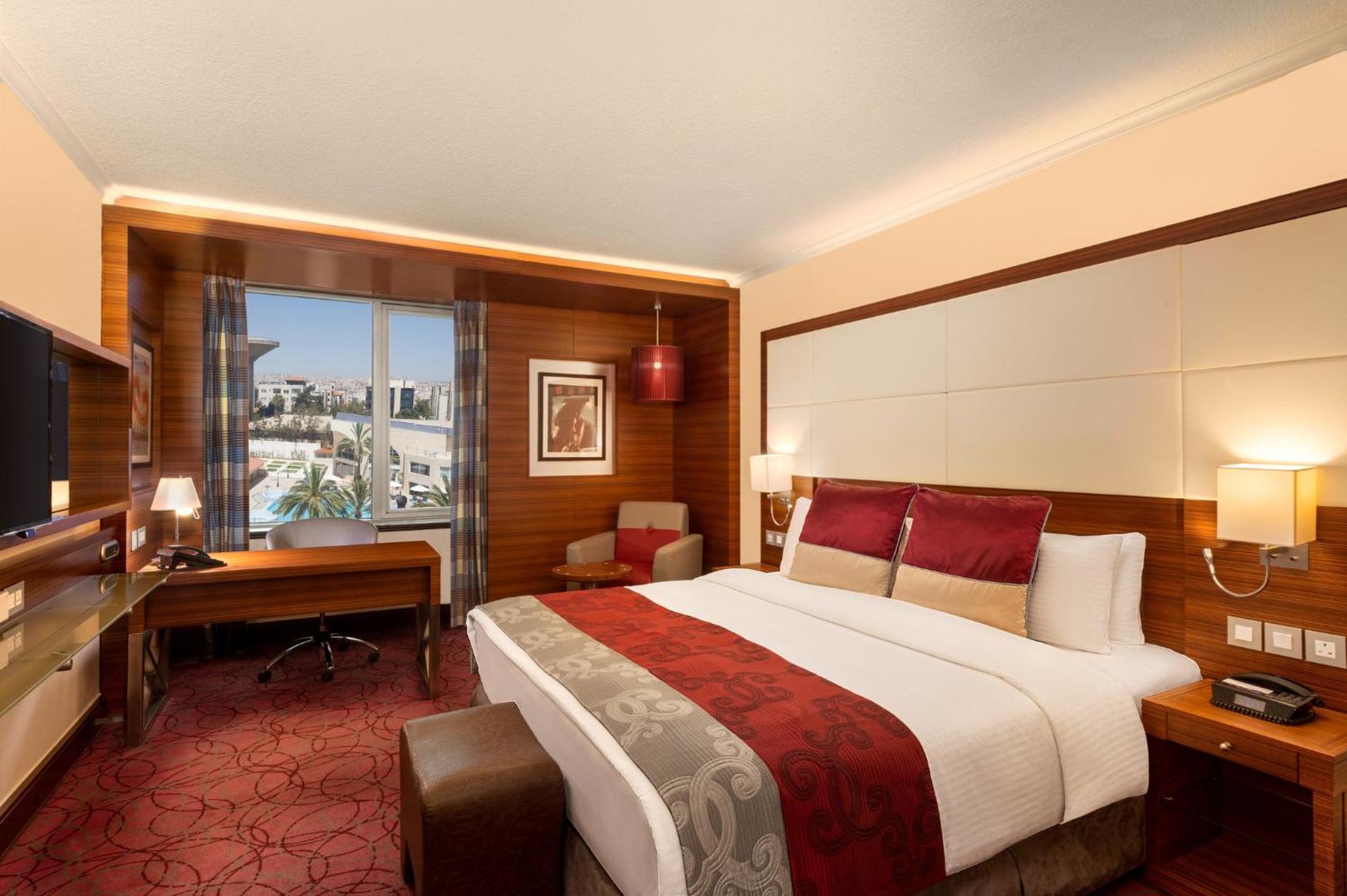 Crowne Plaza Amman, An Ihg Hotel Экстерьер фото