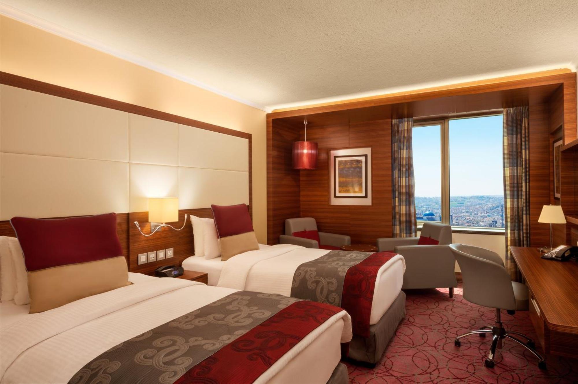 Отель Crowne Plaza Amman By Ihg Экстерьер фото